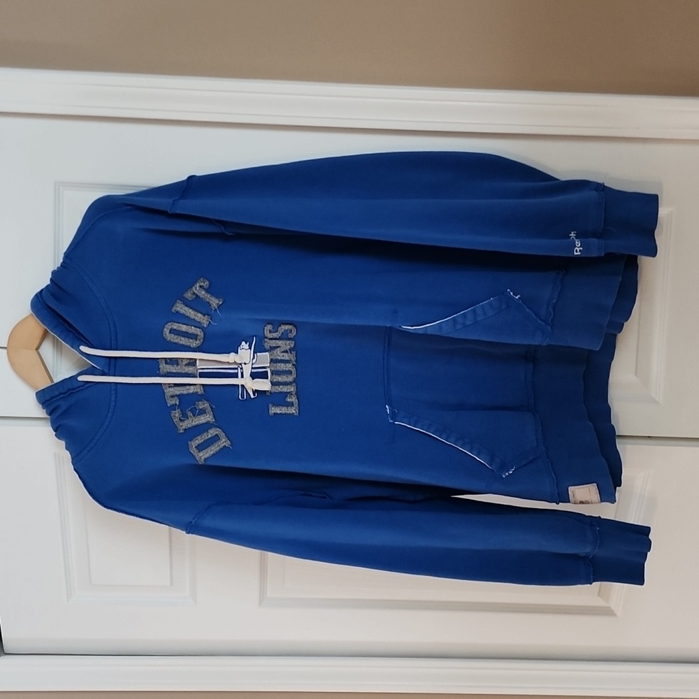 Men's Honolulu Blue Official Detroit Lions distressed Hoodie. Size 2X